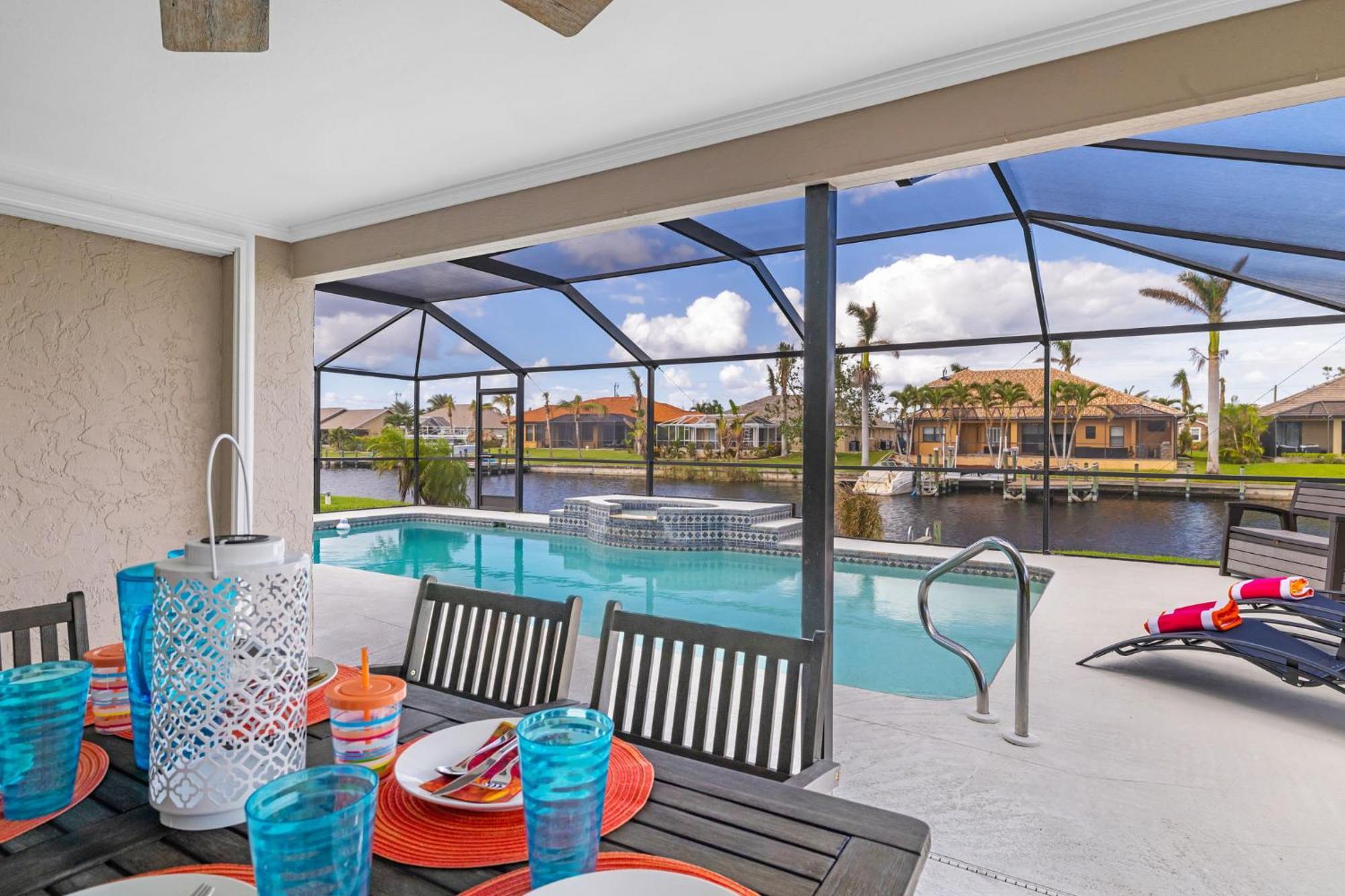 Fully Remodeled Electric-Heated Pool Home On Gulf-Access Canal - Villa Sunny เคปคอรัล ภายนอก รูปภาพ